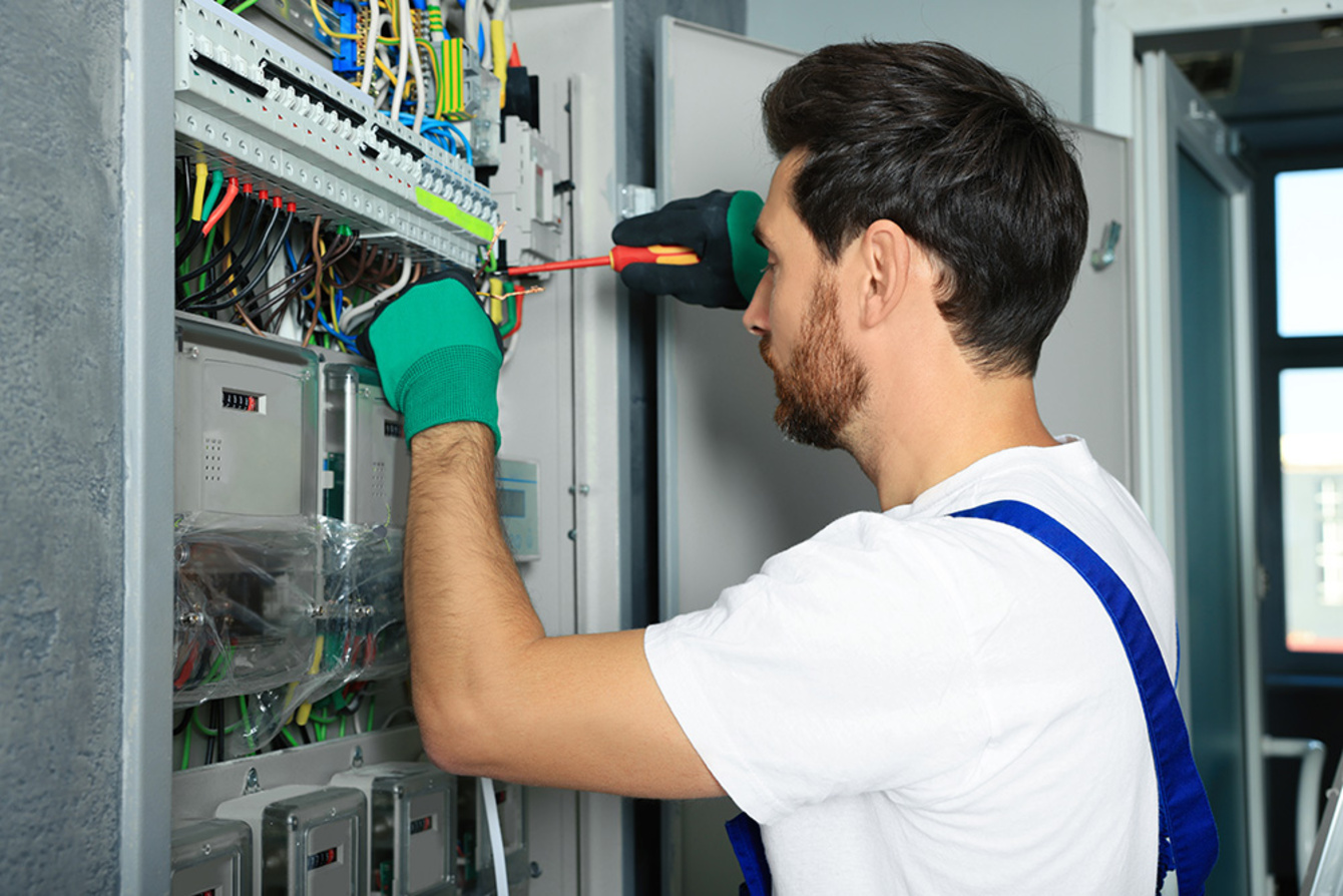 Nieder&shy;spannungs&shy;anlagen bei Clemens Elektrotechnik in Volkmarsen